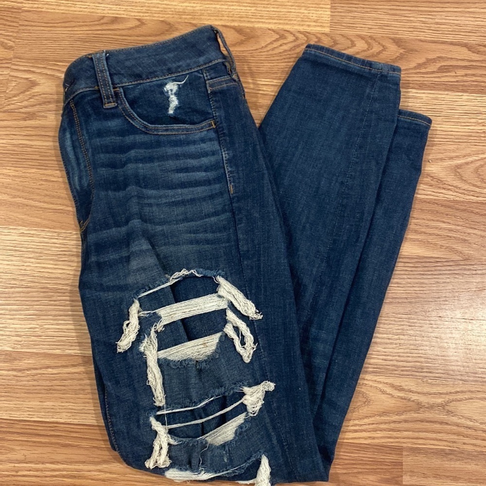 American Eagle Hi-Rise Distressed Jegging Jean